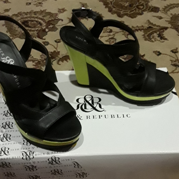 Rock & Republic 5" wedge shoe - Picture 1 of 4